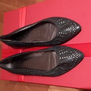 🔥Marc Fisher studded flats